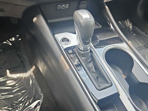 Used 2024 Nissan Altima 2.5 SV FWD image 21