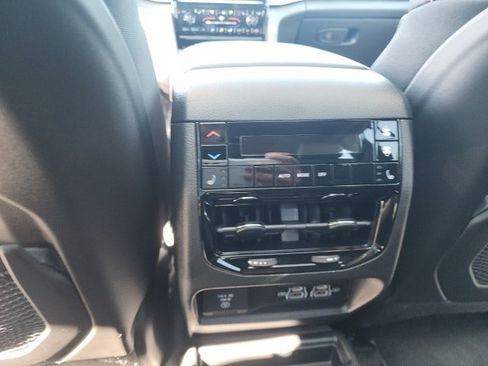 New 2025 Jeep Grand Cherokee L Limited w/ Luxury Tech Group II image 27