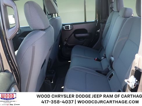 Used 2024 Jeep Gladiator Sport AWD/4WD image 11