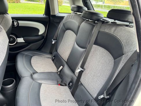 Used 2015 MINI Cooper S image 12
