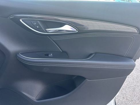 Used 2023 Buick Envision Essence image 38