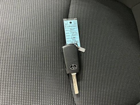 Used 2023 Toyota RAV4 LE AWD/4WD image 12