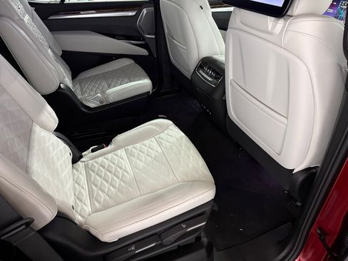 New 2025 Cadillac Escalade Premium Luxury Platinum image 56