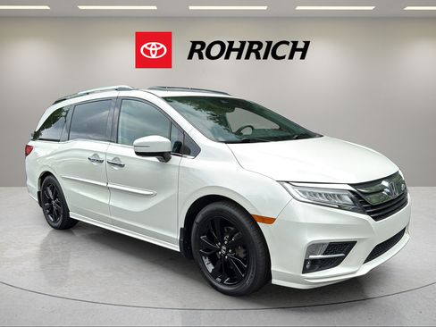 Used 2018 Honda Odyssey Elite image 4