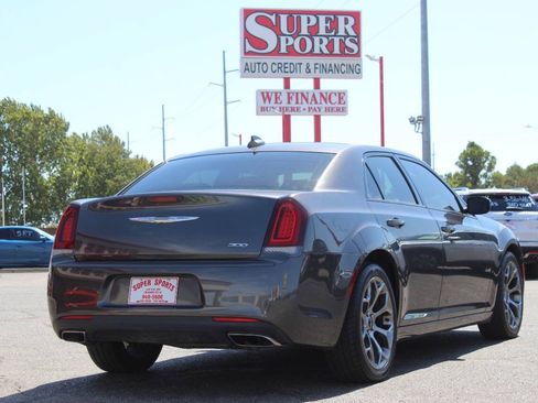 Used 2018 Chrysler 300 Touring w/ Sport Appearance Package RWD image 4