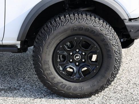 Used 2024 Ford Bronco Wildtrak image 9