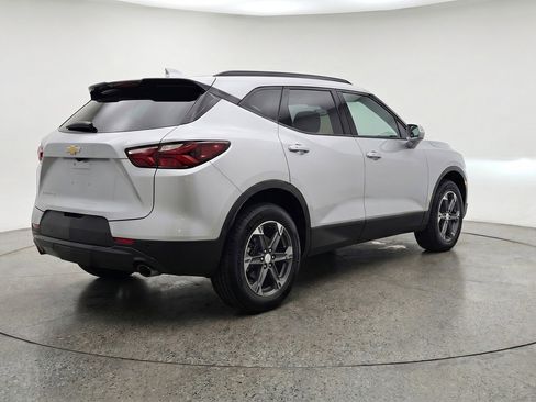 Used 2025 Chevrolet Blazer LT FWD image 9