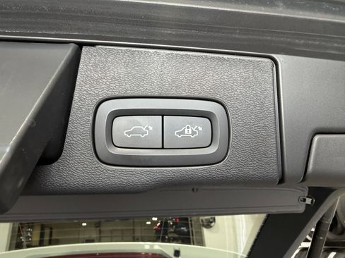 Used 2023 Volvo XC60 B5 Plus w/ Climate Package AWD/4WD image 32