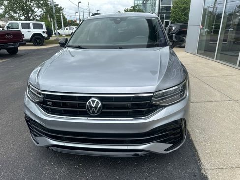 Used 2024 Volkswagen Tiguan SE R-Line AWD/4WD image 7