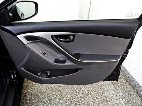 Used 2013 Hyundai Elantra GLS FWD image 11