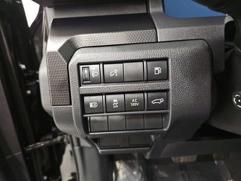 Used 2025 Toyota 4Runner Limited AWD/4WD image 17