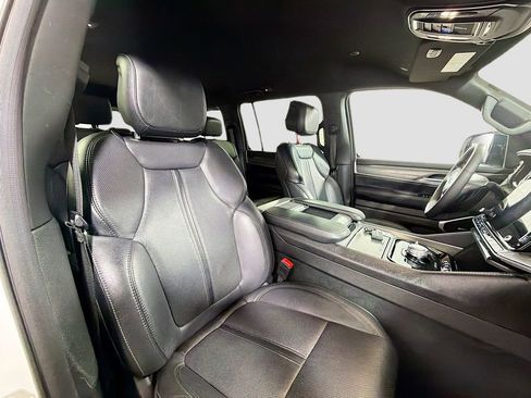 Used 2024 Jeep Wagoneer Series II image 31