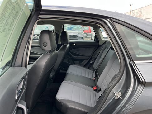 Used 2025 Volkswagen Jetta SE image 24