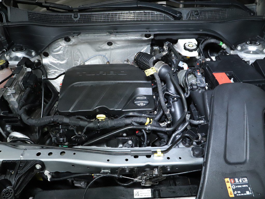 Used 2024 Chevrolet Trax ACTIV w/ Sunroof Package FWD image 32