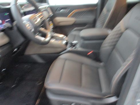 New 2026 GMC Canyon Denali AWD/4WD image 18
