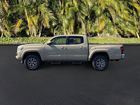 Used 2019 Toyota Tacoma SR5 RWD image 8