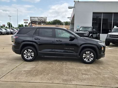 Used 2025 Chevrolet Equinox LT FWD image 4