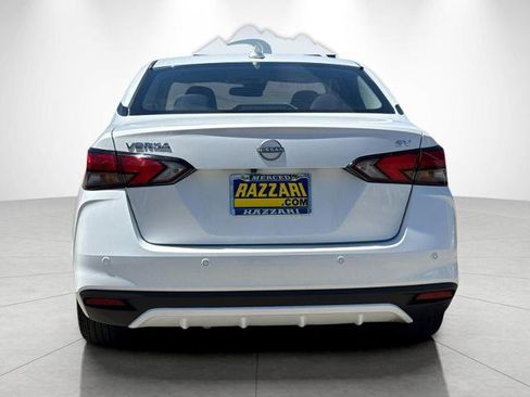 Used 2024 Nissan Versa SV FWD image 4