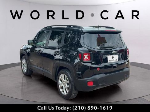 Used 2018 Jeep Renegade Latitude FWD image 10