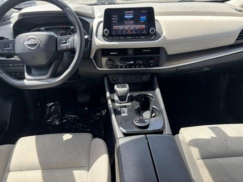 Used 2025 Nissan Rogue SV AWD/4WD image 13