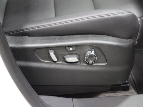 Used 2024 Cadillac XT4 Premium Luxury AWD/4WD image 28