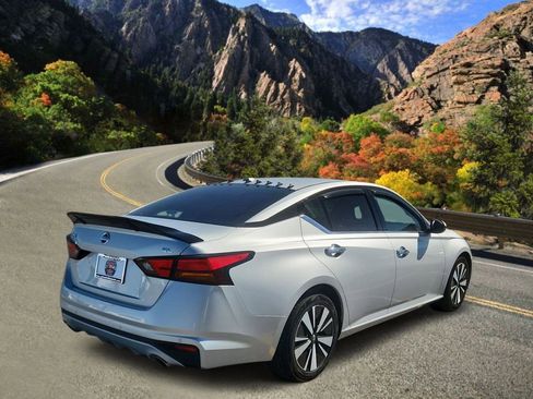 Used 2020 Nissan Altima 2.5 SL image 3