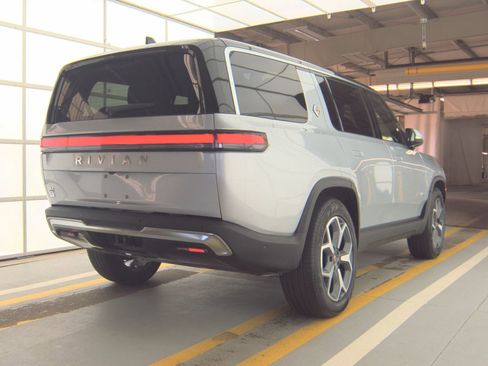 Used 2024 Rivian R1S Adventure AWD/4WD image 7