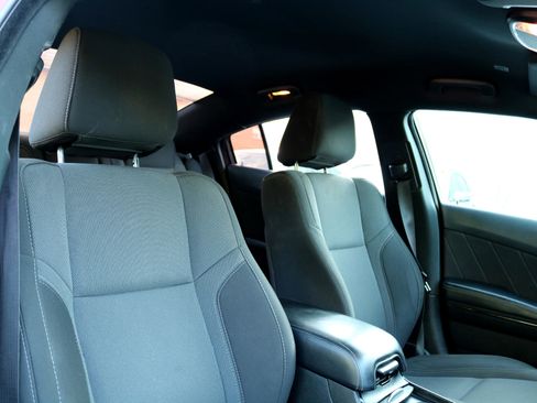 Used 2020 Dodge Charger SXT w/ Blacktop Package image 43