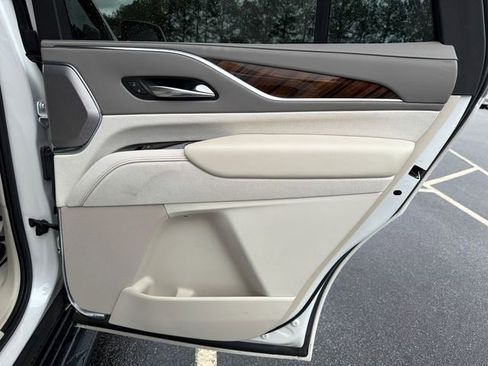 Used 2021 Cadillac Escalade Sport Platinum image 16