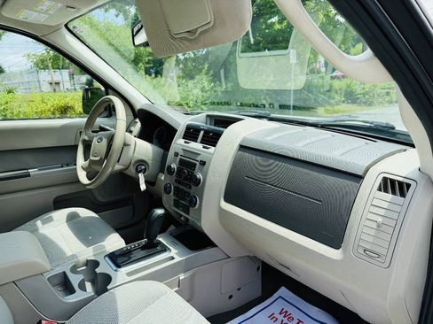 Used 2011 Ford Escape XLT w/ 201A Rapid Spec Order Code FWD image 17