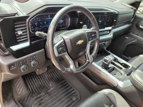 Used 2022 Chevrolet Silverado 1500 LTZ w/ Z71 Off-Road Package image 22