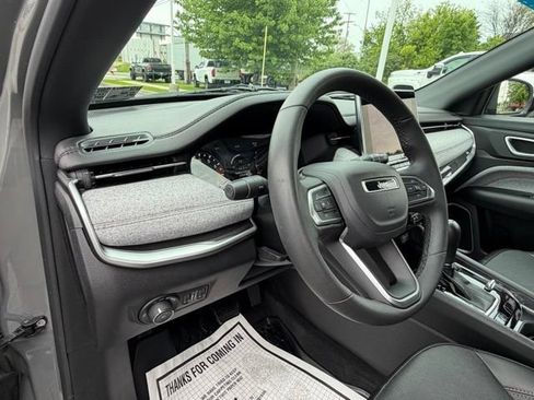Used 2023 Jeep Compass Latitude AWD/4WD image 20