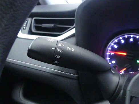 Used 2020 Toyota RAV4 LE image 17