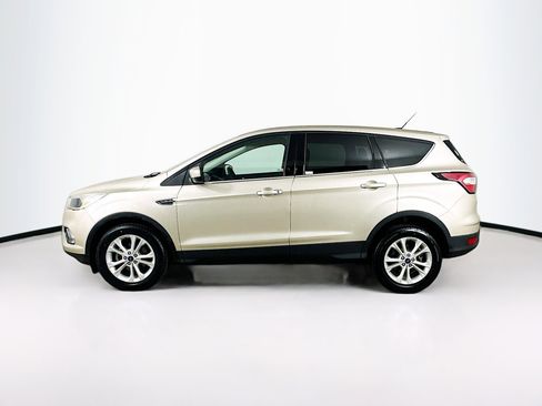 Used 2017 Ford Escape SE FWD image 4