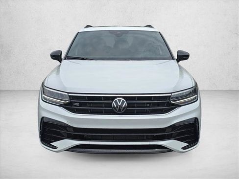 Used 2024 Volkswagen Tiguan SE R-Line FWD image 2