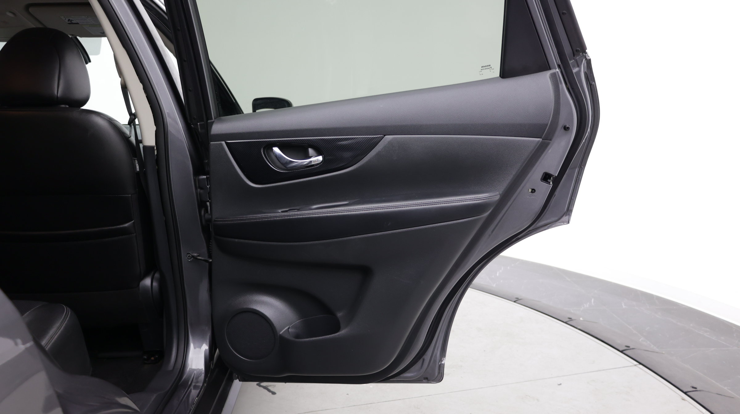 Used 2018 Nissan Rogue SL FWD image 35