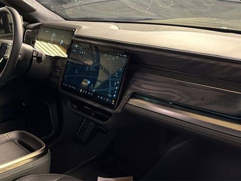 Used 2022 Rivian R1S Launch Edition image 12