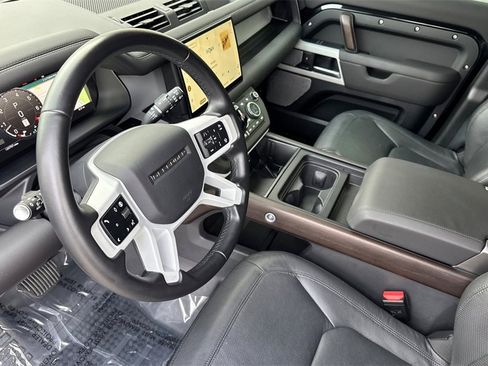 Used 2024 Land Rover Defender 130 S image 12
