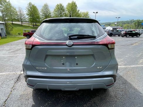 Used 2024 Nissan Kicks SV FWD image 4
