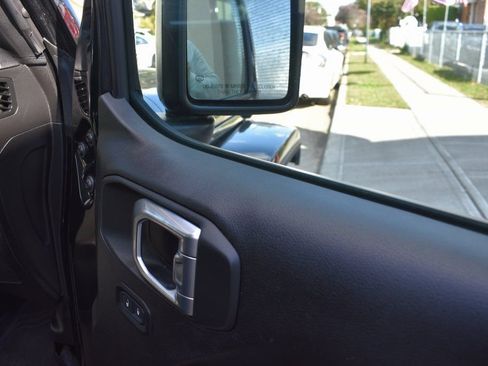 Used 2022 Jeep Gladiator Sport image 23