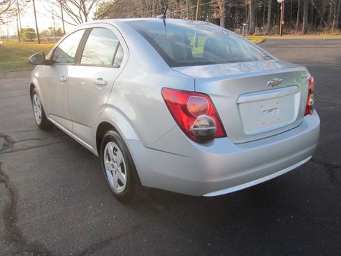 Used 2014 Chevrolet Sonic LS image 8