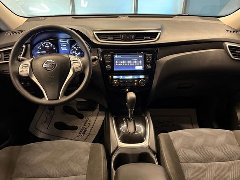 Used 2016 Nissan Rogue SV w/ SV Premium Package image 9