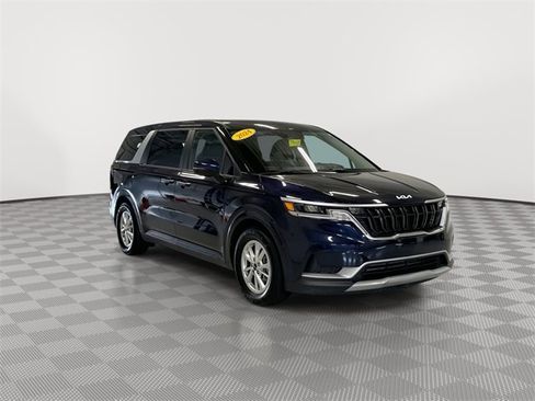 Used 2024 Kia Carnival LX image 13
