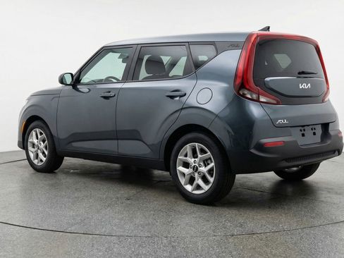 Used 2025 Kia Soul LX w/ LX Technology Package image 6
