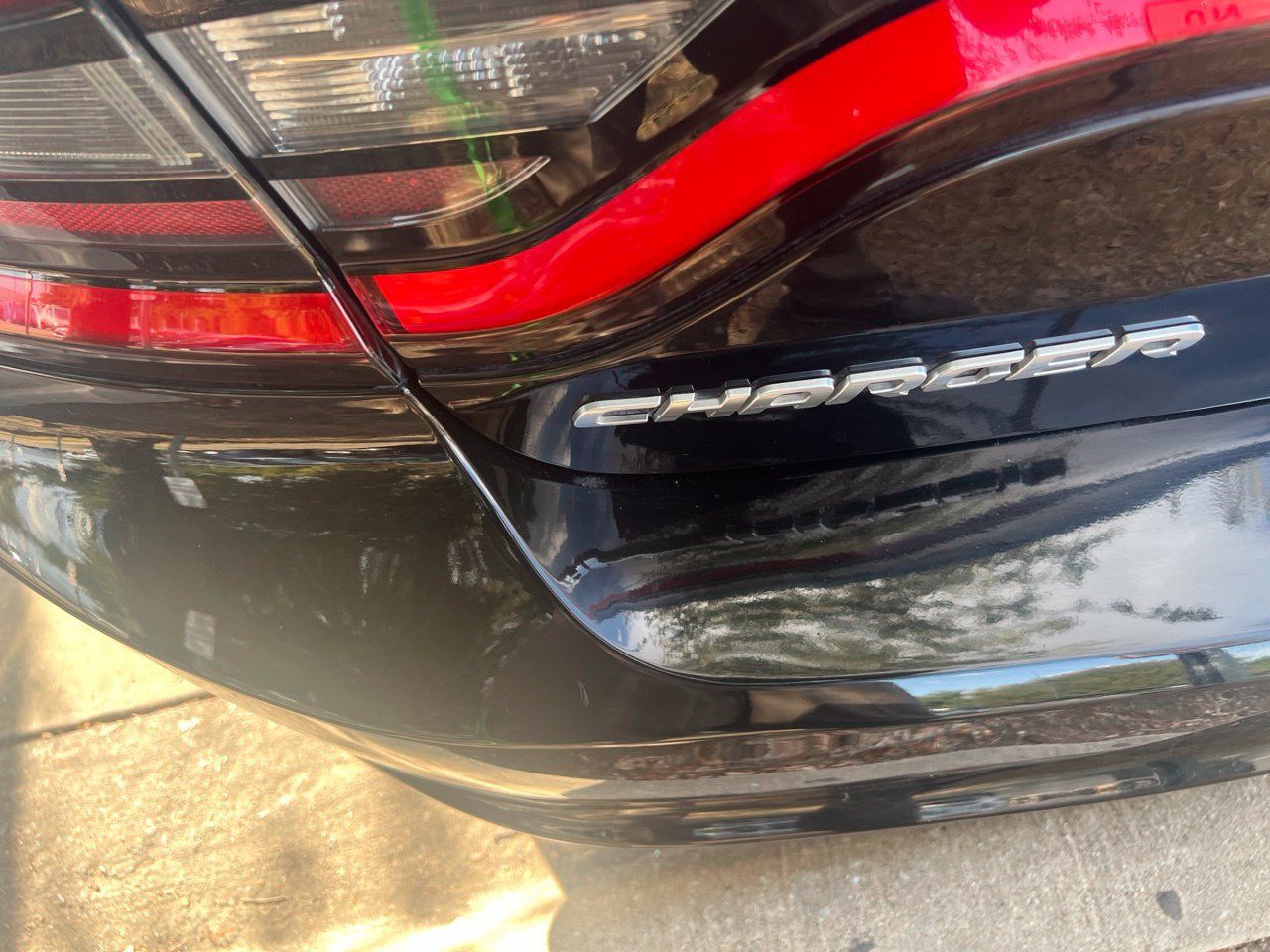 Used 2015 Dodge Charger R/T RWD image 3