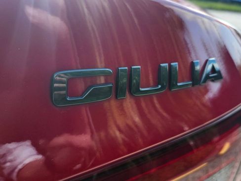 Used 2019 Alfa Romeo Giulia w/ Nero Edizione RWD image 9