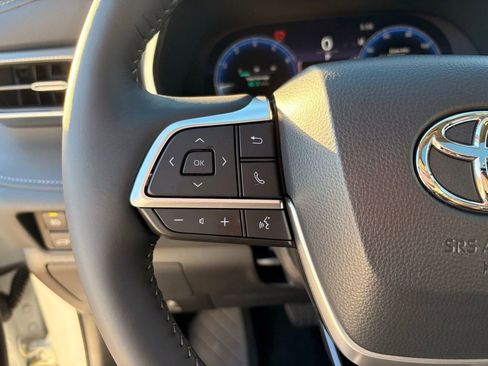 Used 2026 Toyota Highlander Platinum image 20