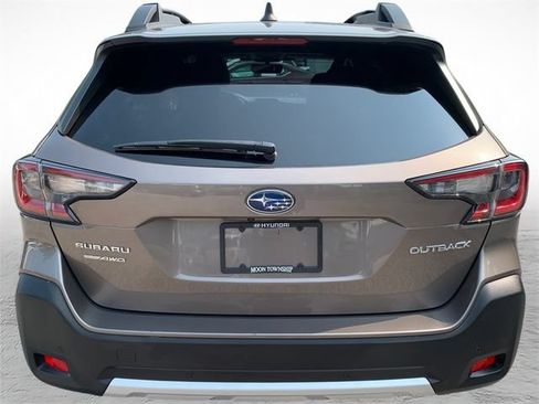 Used 2023 Subaru Outback Limited AWD/4WD image 4