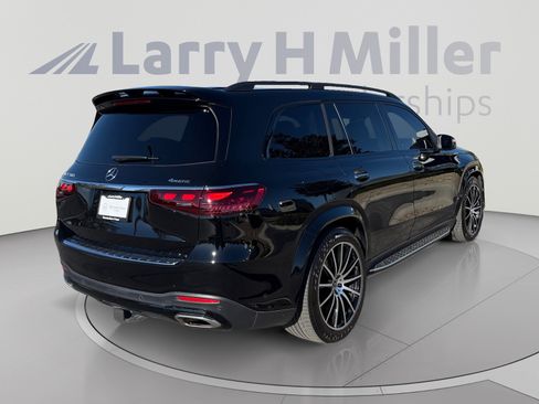 Used 2024 Mercedes-Benz GLS 580 4MATIC image 5