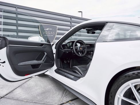 Used 2025 Porsche 911 GT3 w/ Chrono Package image 28